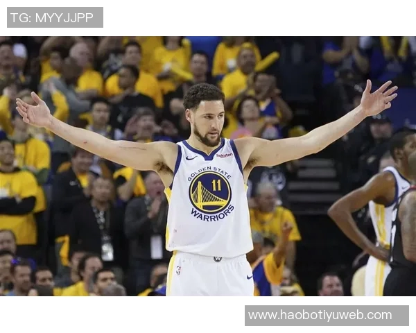 克莱汤普森状态低迷9投仅3中三分球命中率惨淡仅1中6