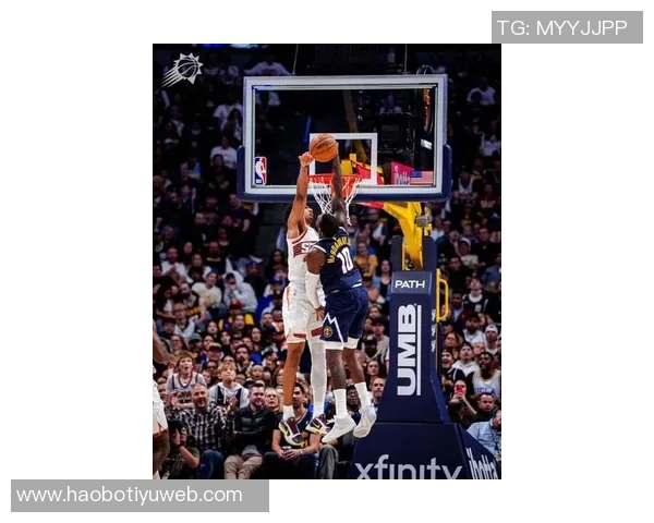 布克表现平平13投5中贡献21分8篮板6助攻罚球命中率高达818