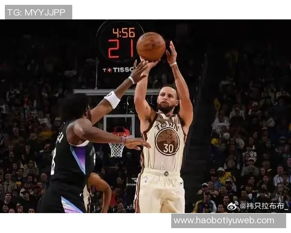 库里三节狂砍35分5板2帽难救勇士球队仍落后12分苦苦支撑艰难追分 库里三节狂砍35分5板2帽难救勇士球队仍落后12分苦苦支撑艰难追分