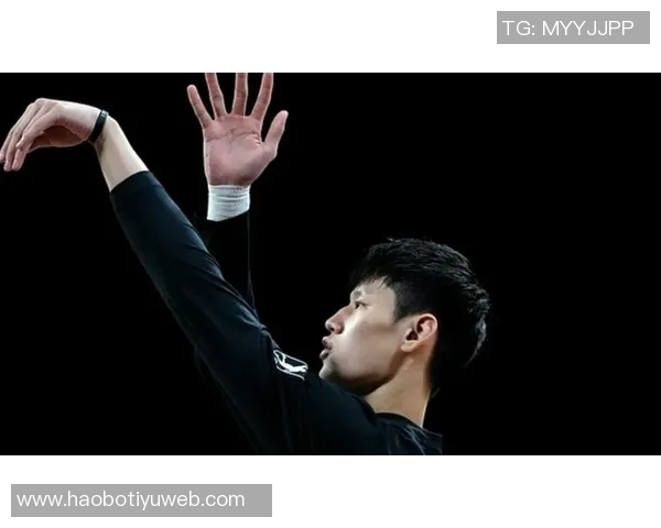 费尔南德斯盛赞曾凡博努力拼搏明日有望迎来首秀机会